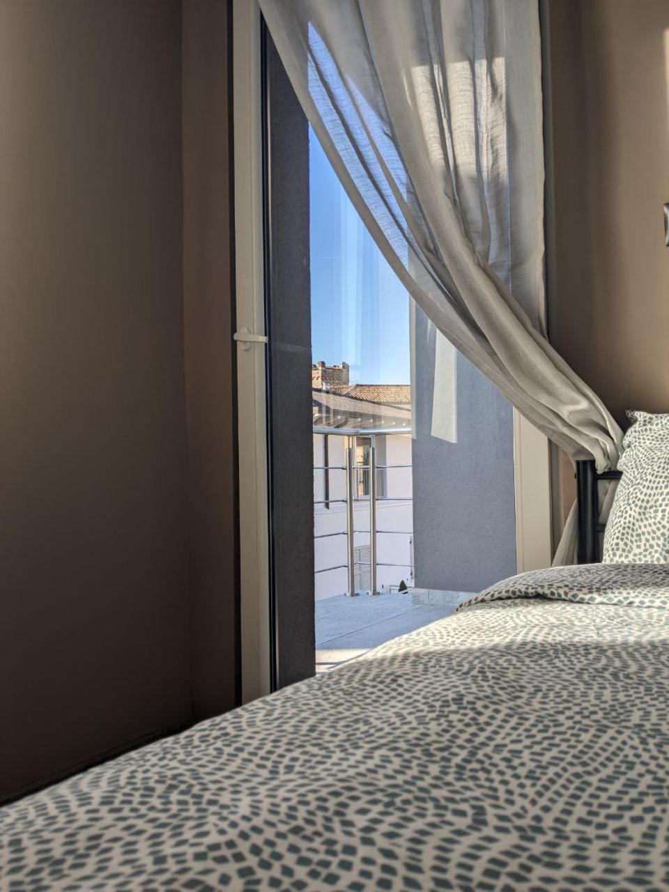 Bardolino Center Apartments Bagian luar foto