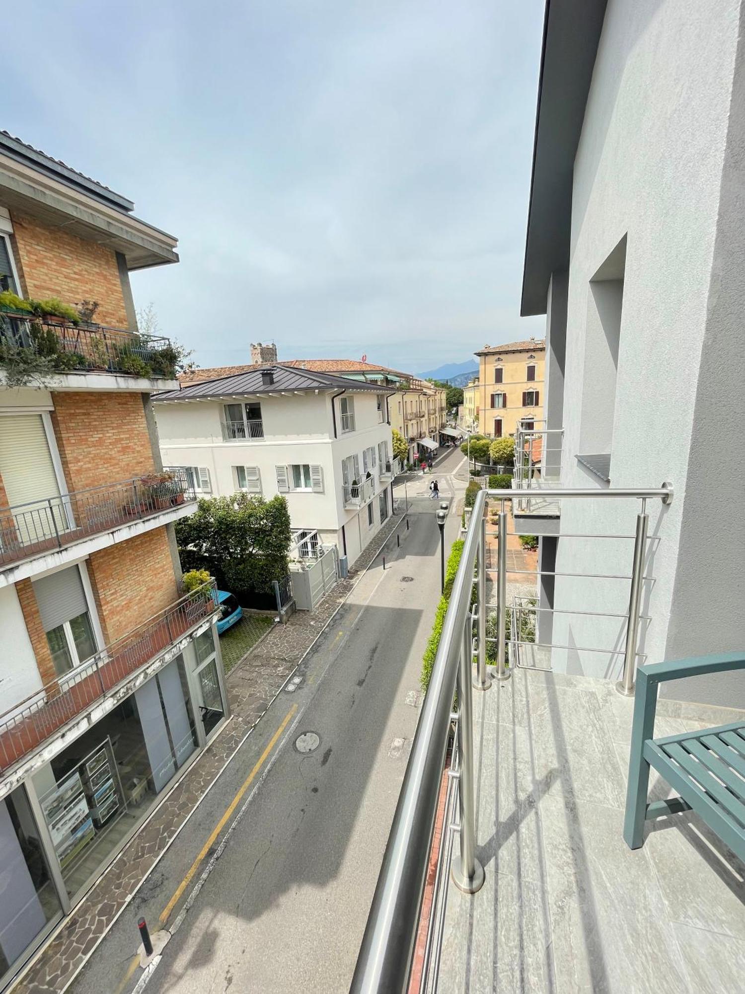 Bardolino Center Apartments Bagian luar foto