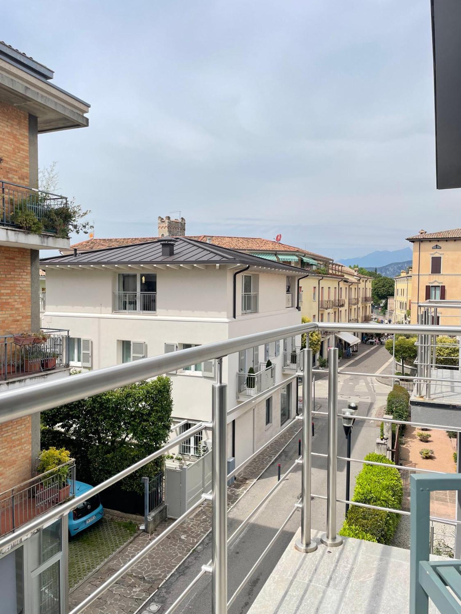 Bardolino Center Apartments Bagian luar foto