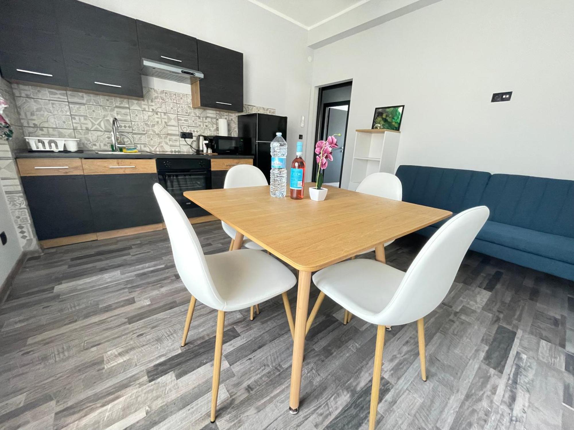 Bardolino Center Apartments Bagian luar foto